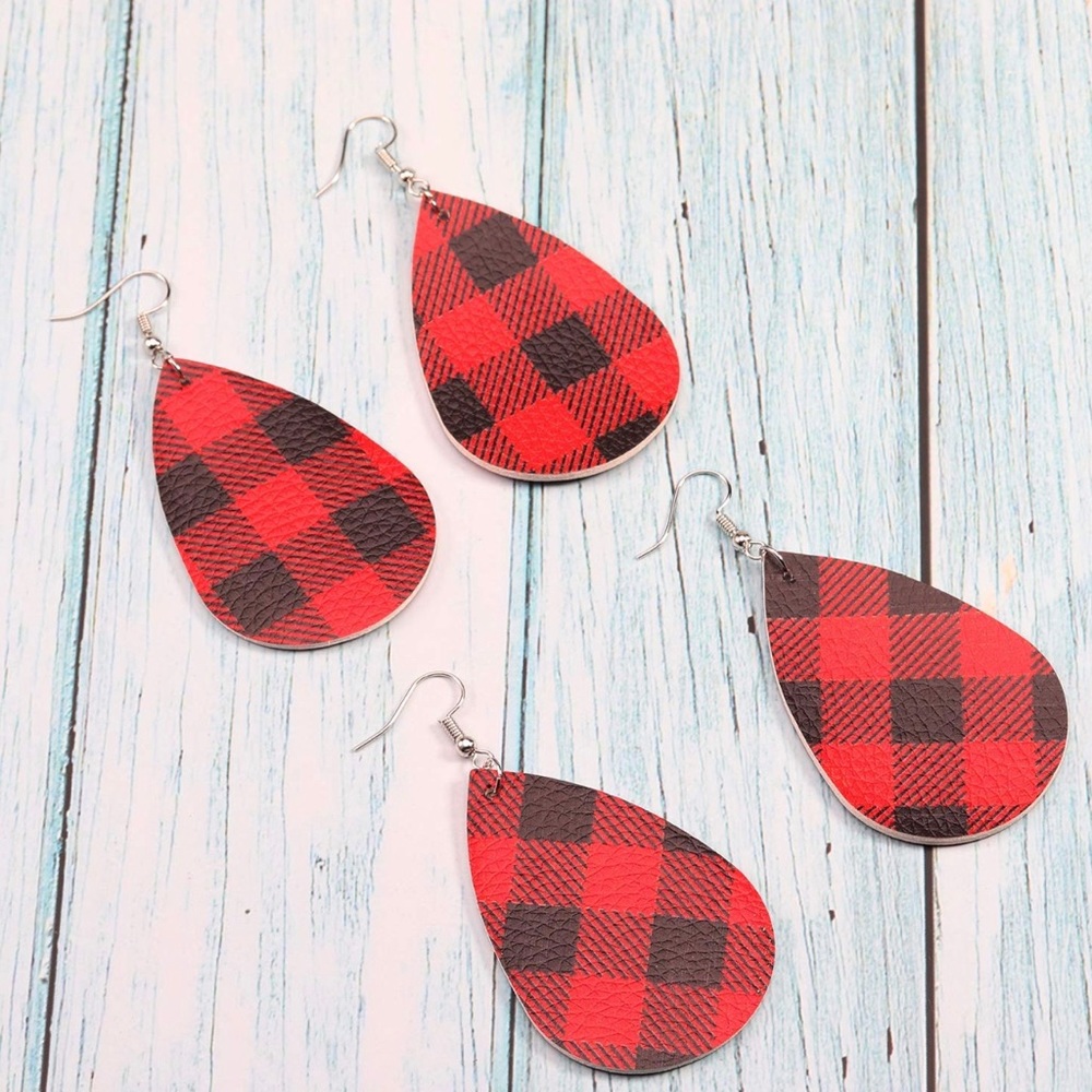 ✨Red/Black Plaid Leather Earring✨